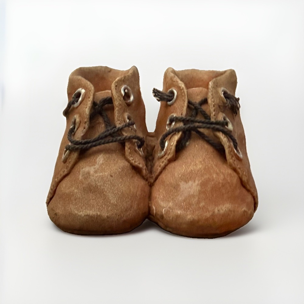 Keypoint Resin Moccasins Baby Shoes Brown Ties 3.5" X 2" Figure Vintage